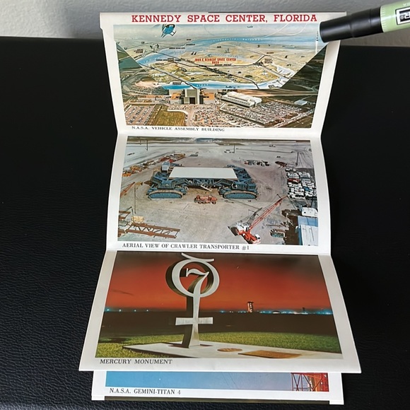 Vintage Kennedy Space Center Postcard Fold-Up - Picture 4 of 6